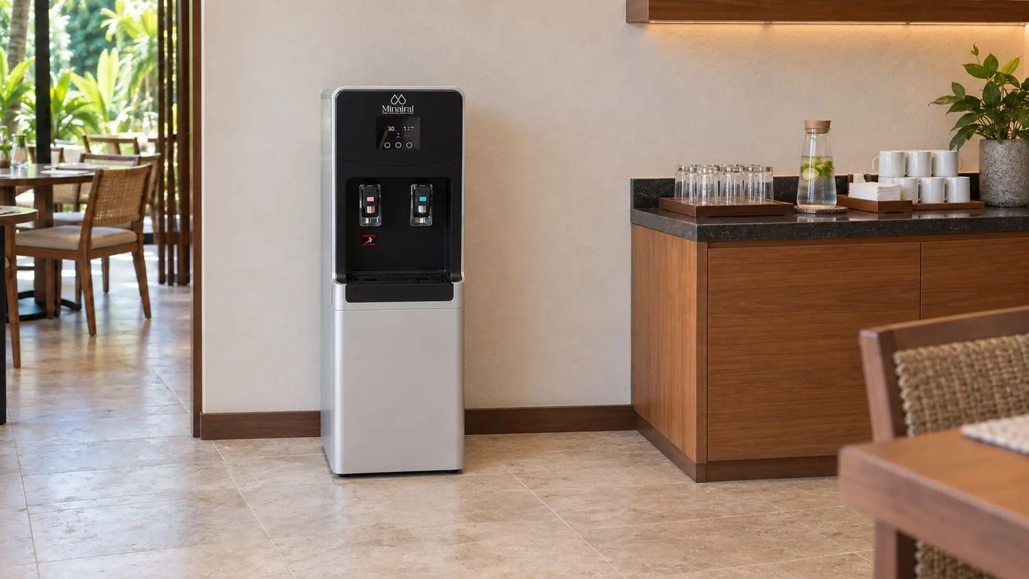 เครื่อง Minairal Air Stand ในห้องอาหารของร้านอาหาร