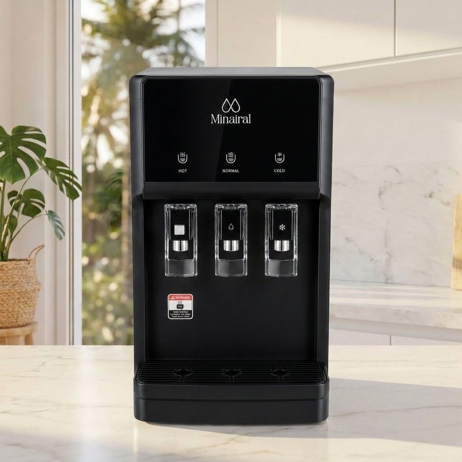 Minairal Essentials countertop system in black